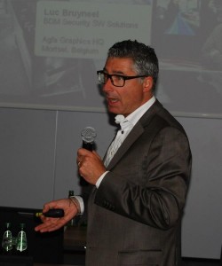 Luc Bruyneel - Business Development Manager w belgijskiej centrali Agfa Graphics zaprezentował oprogramowanie Arziro Design